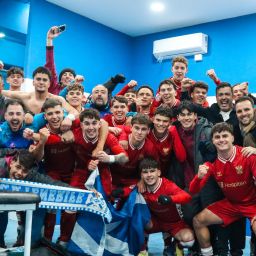 Rayco y Ayoze en el vestuario tras la victoria del juvenil (CD TENERIFE)