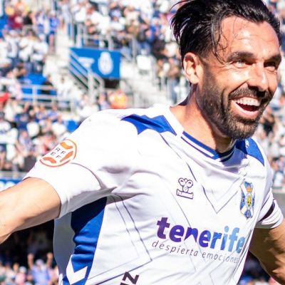 Gallego celebra uno de sus goles al Guadalajara (Primera RFEF)