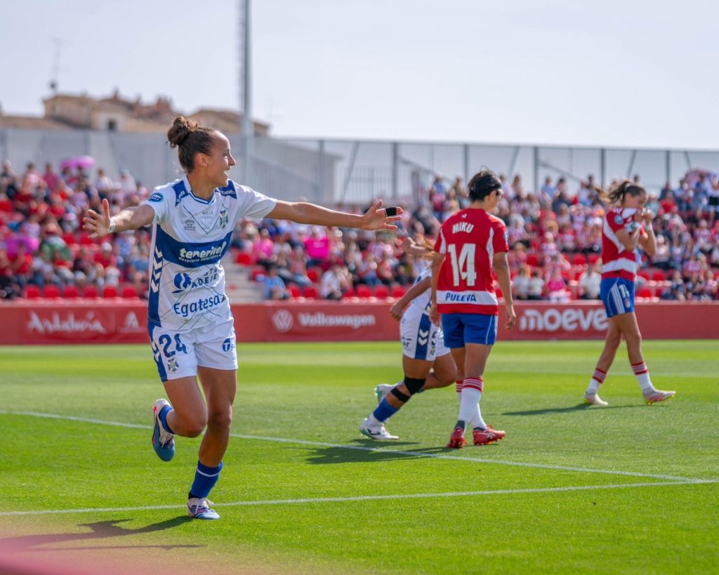 Gramaglia después de marcar su gol al Granada (CD TENERIFE FEMENINO)