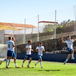 Futbolistas del filial celebrando un tanto (CD TENERIFE B)