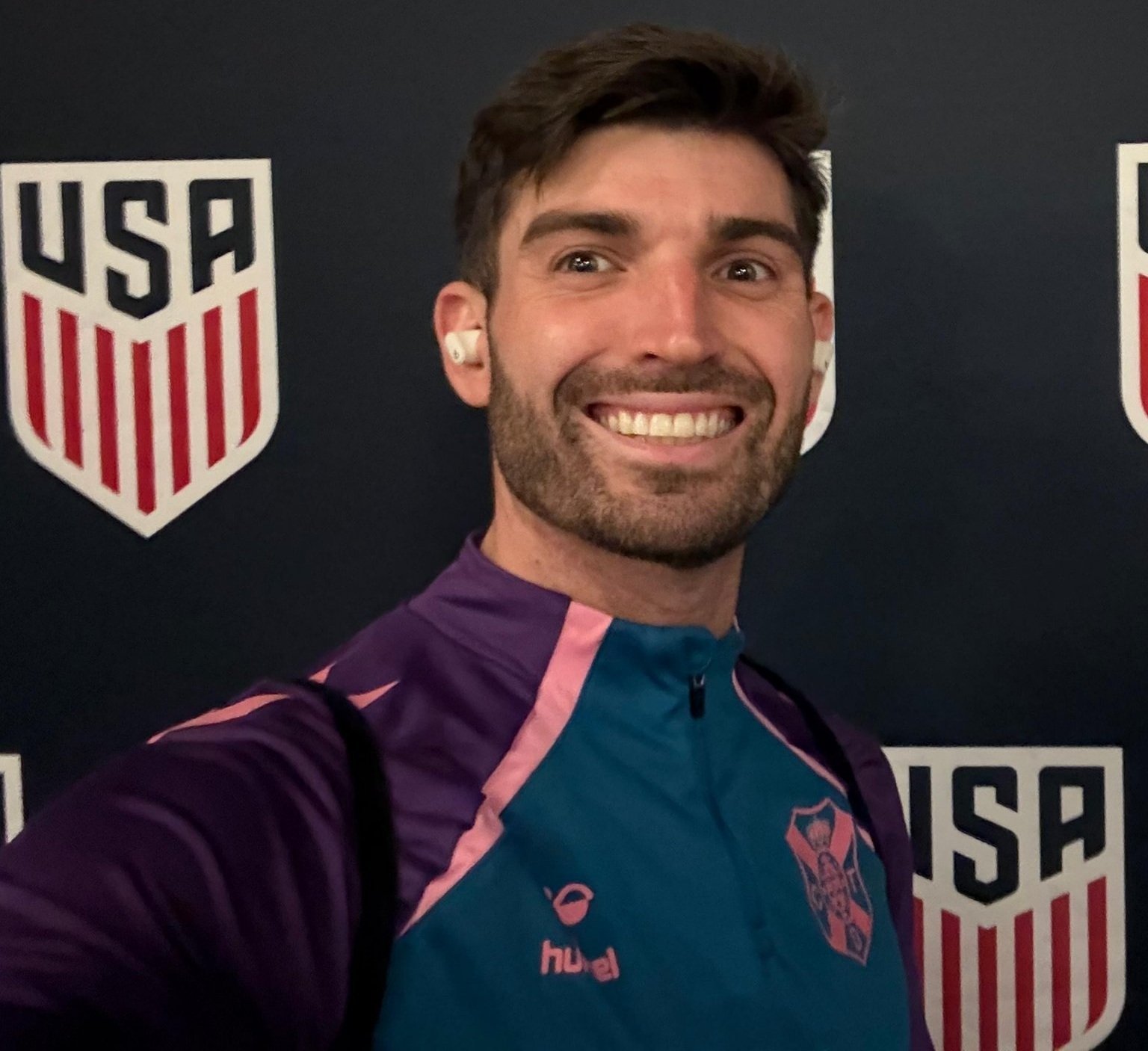 Adam Ballou (@FUNDACIONCDT).