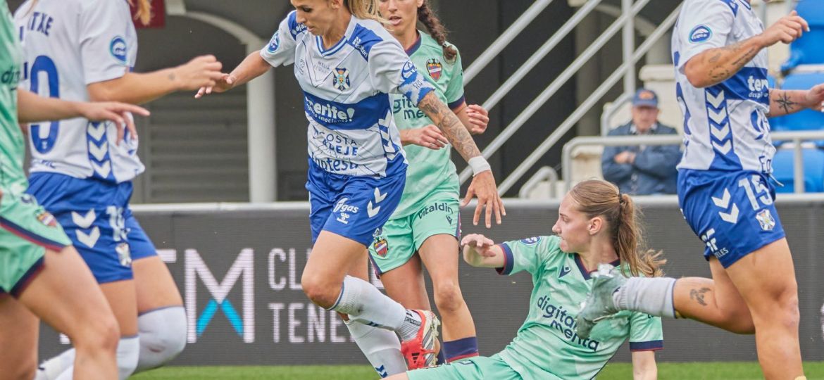 Acción del partido (@CDTFEMENINO).