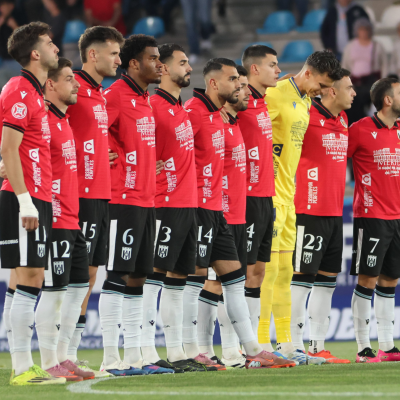 El AD Mérida guarda un minuto de silencio antes del partido ante la SD Ponferradina (@Merida_AD)