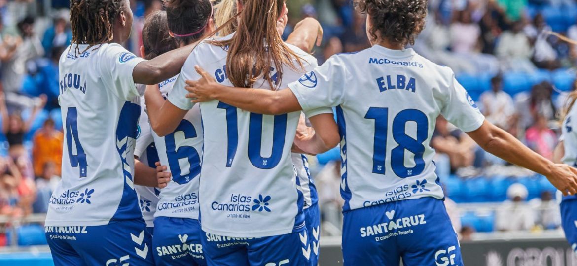 Las jugadoras del Tenerife Femenino festejan uno de los goles (@CDTFEMENINO).