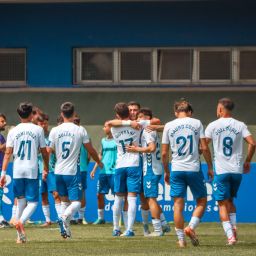 Los jugadores del filial celebrando (CDT)