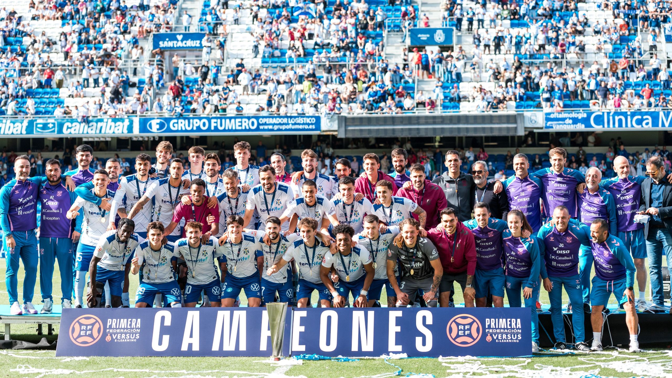 Los jugadores del Tenerife celebran el título (CD TENERIFE).