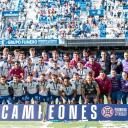 Los jugadores del Tenerife celebran el título (CD TENERIFE).
