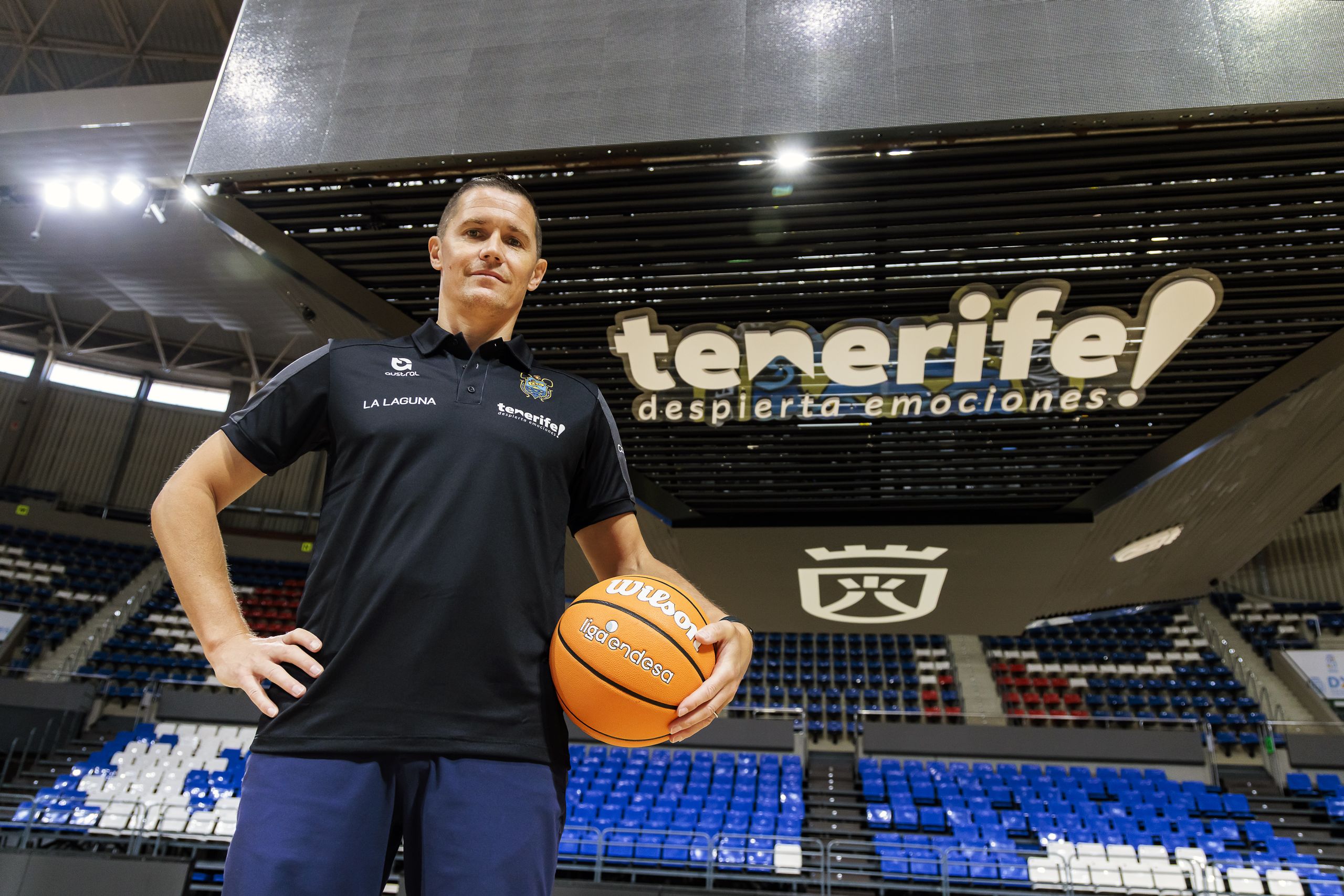 Jaka Lakovic con los colores aurinegros (CB CANARIAS)