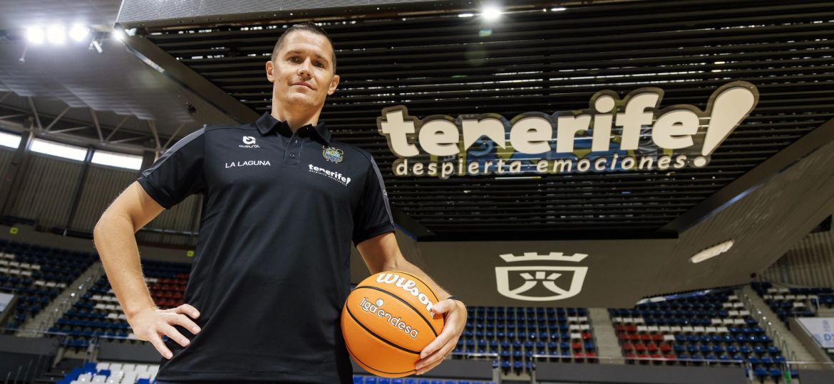 Jaka Lakovic con los colores aurinegros (CB CANARIAS)