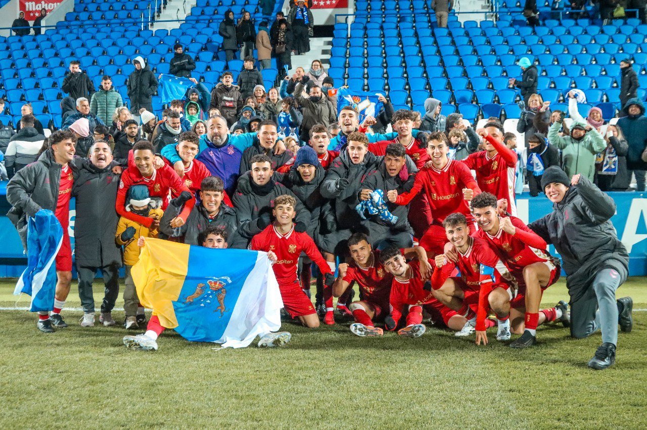El CD Tenerife Juvenil tras su victoria en Butarque. Fuente: CD Tenerife.