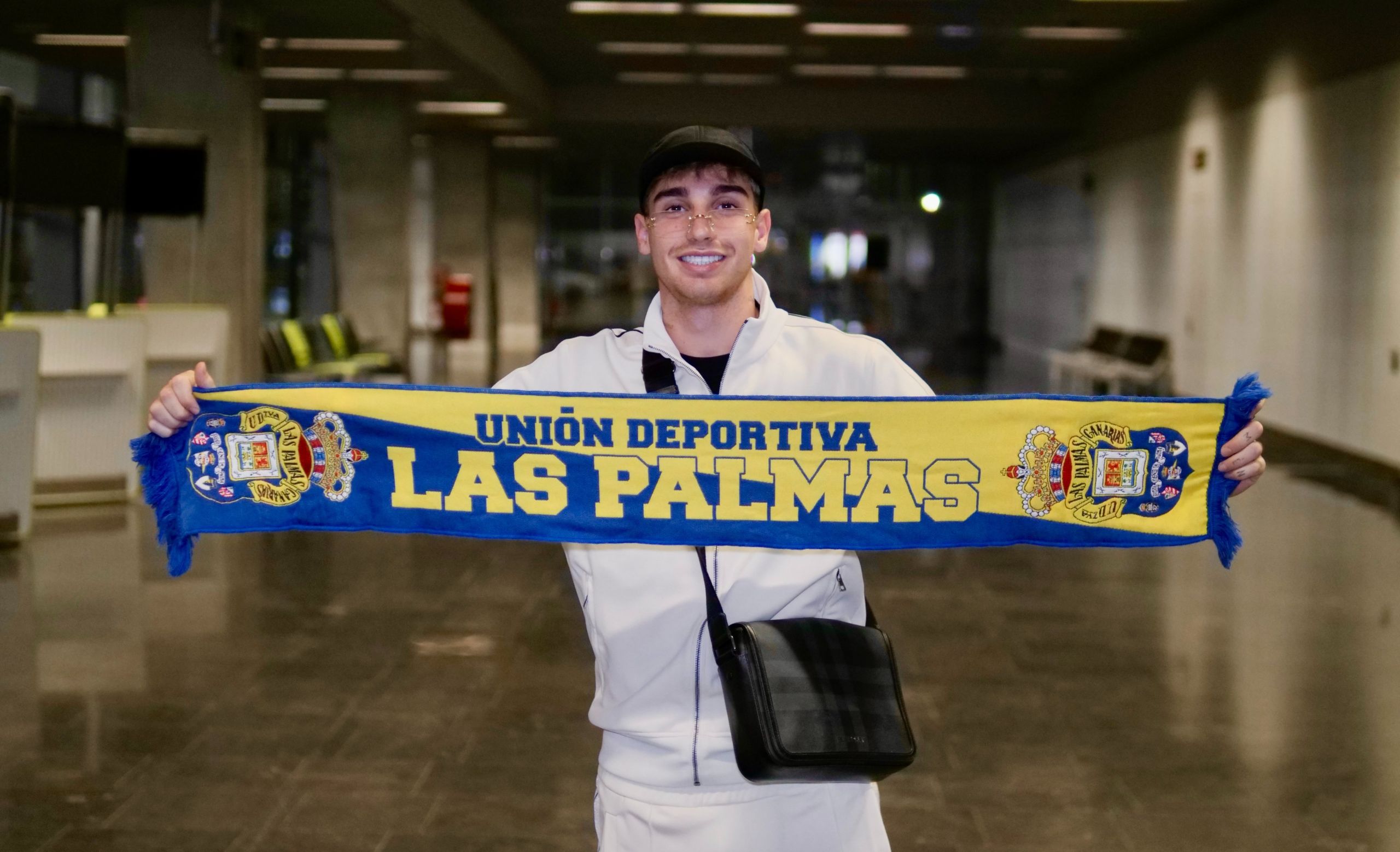 Iker Bravo ya está en Gran Canaria (UD Las Palmas)