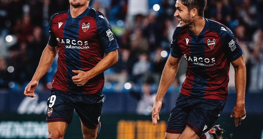 Iván Romero celebra uno de sus goles (@LEVANTEUD).