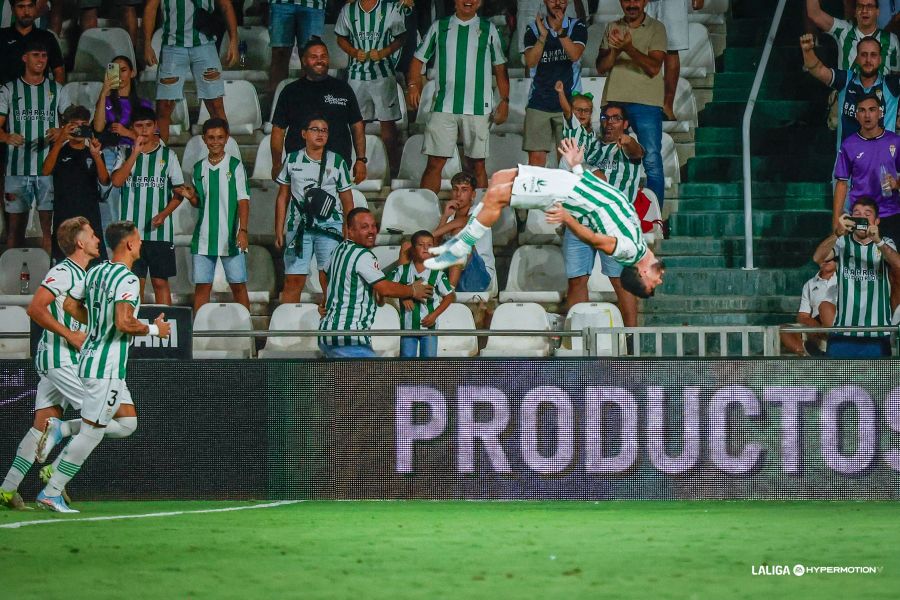 Jacobo González haciendo su celebración habitual (LaLiga)