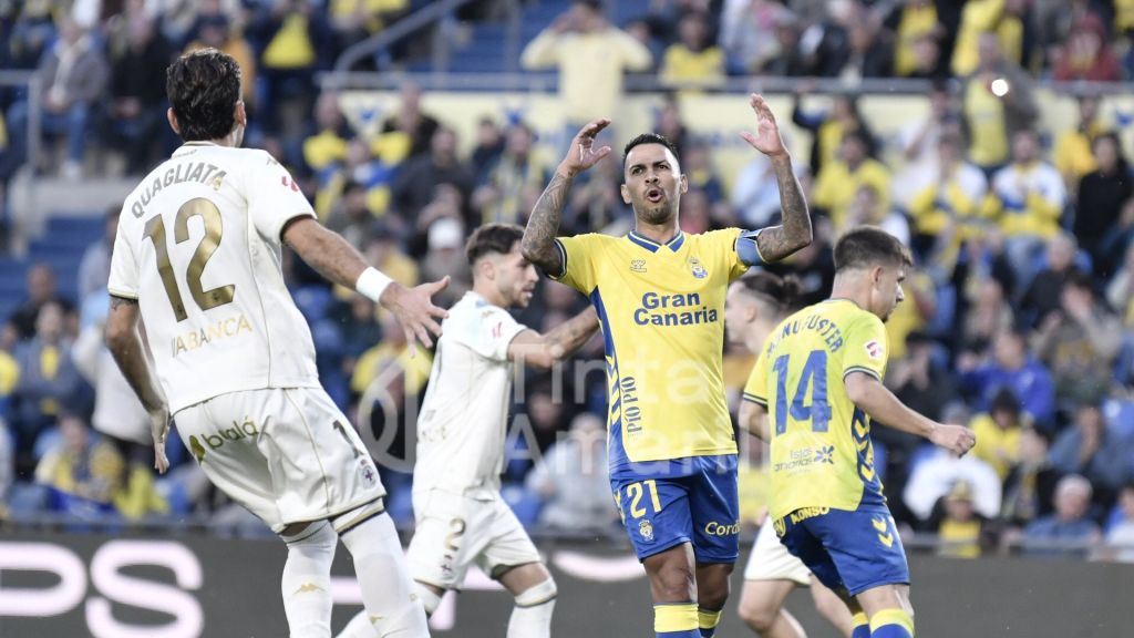 Jonathan Viera se lamenta de una ocasión (C. Torres / TINTAAMARILLA.ES)