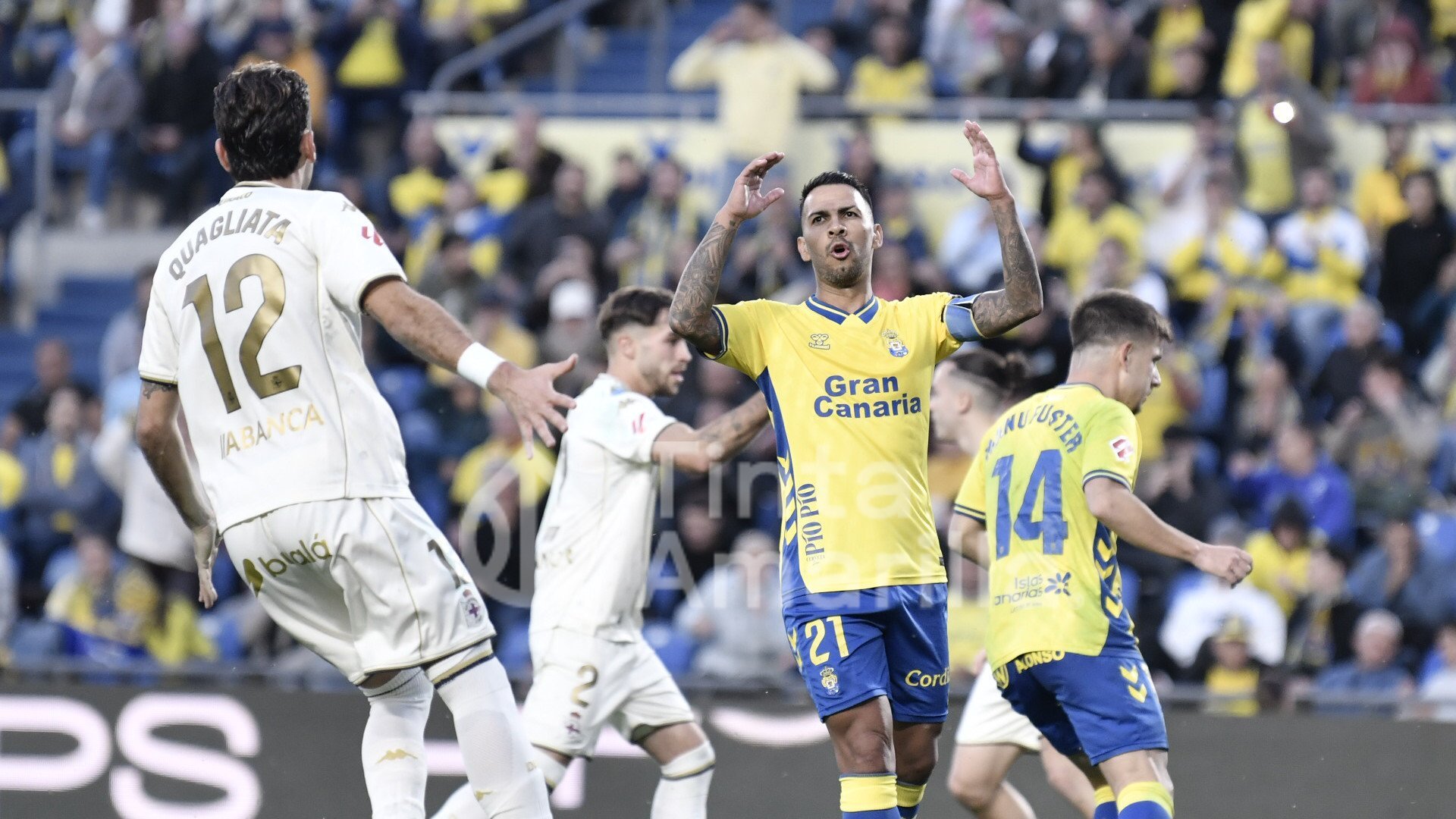 Jonathan Viera se lamenta de una ocasión (C. Torres / TINTAAMARILLA.ES)