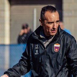 José Luis Oltra durante un entrenamiento (@CD_Eldense)
