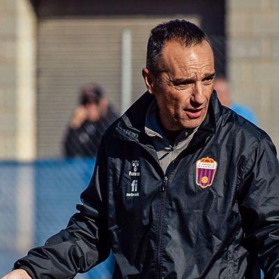 José Luis Oltra durante un entrenamiento (@CD_Eldense)
