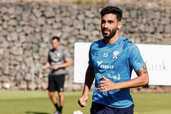 Juande durante un entrenamiento (@CDTOficial)