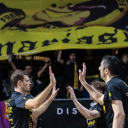 Jugadores de La Laguna Tenerife antes de un partido (CB CANARIAS)