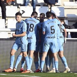 Jugadores del Burgos celebran su gol al Tenerife (LA LIGA)