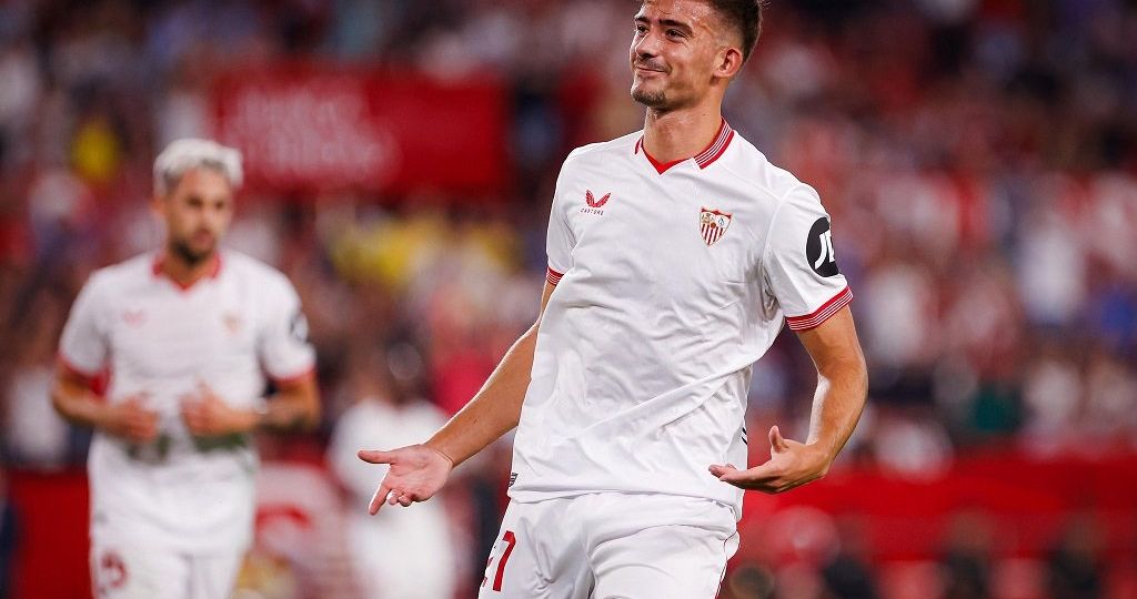 Kike Salas celebra su primer gol de la temporada (SEVILLA FC).