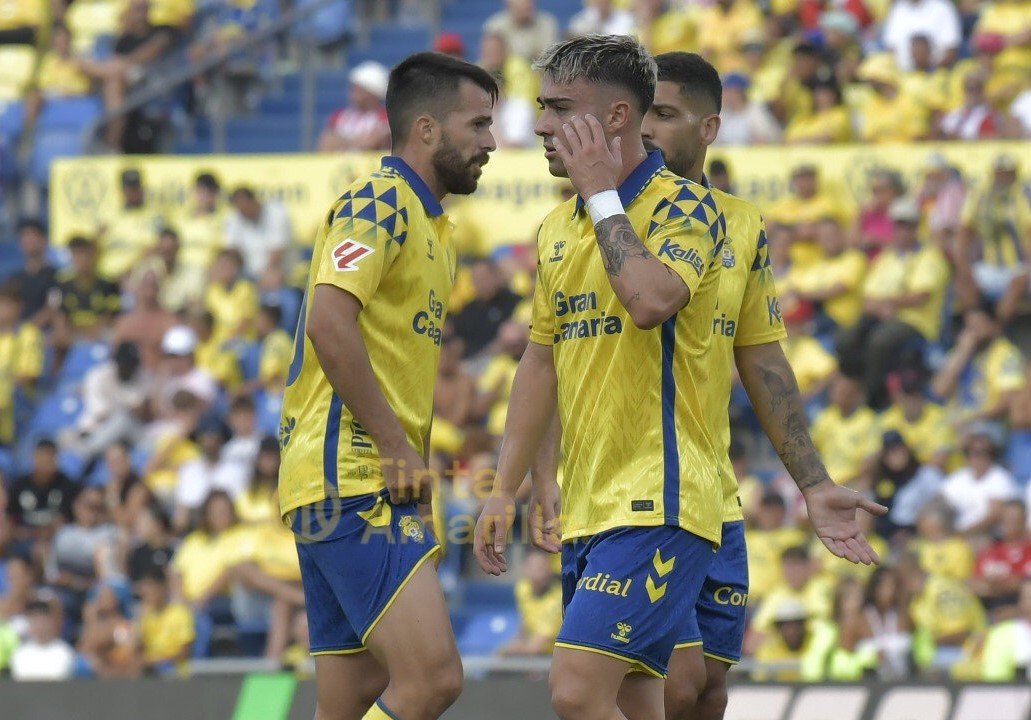 Kirian y Moleiro, en un partido de Las Palmas (TINTAAMARILLA.ES).
