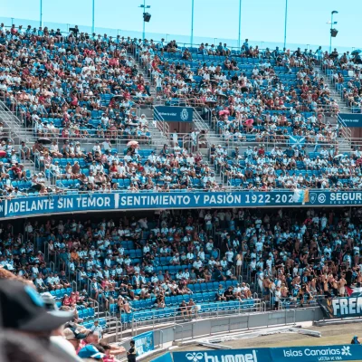 La afición blanquiazul en el Rodríguez López (CD Tenerife)