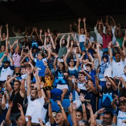 La afición blanquiazul en el entrenamiento a puertas abiertas (@CDTOficial)