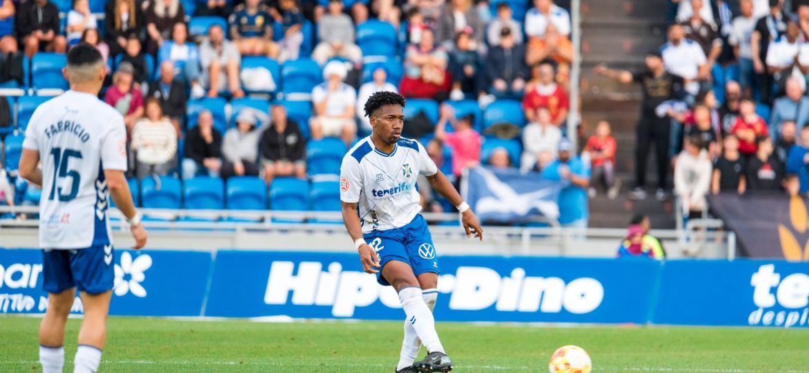 Landázuri en el partido contra Racing de Ferrol (CD TENERIFE)