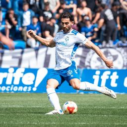 León realiza un desplazamiento (CD TENERIFE).