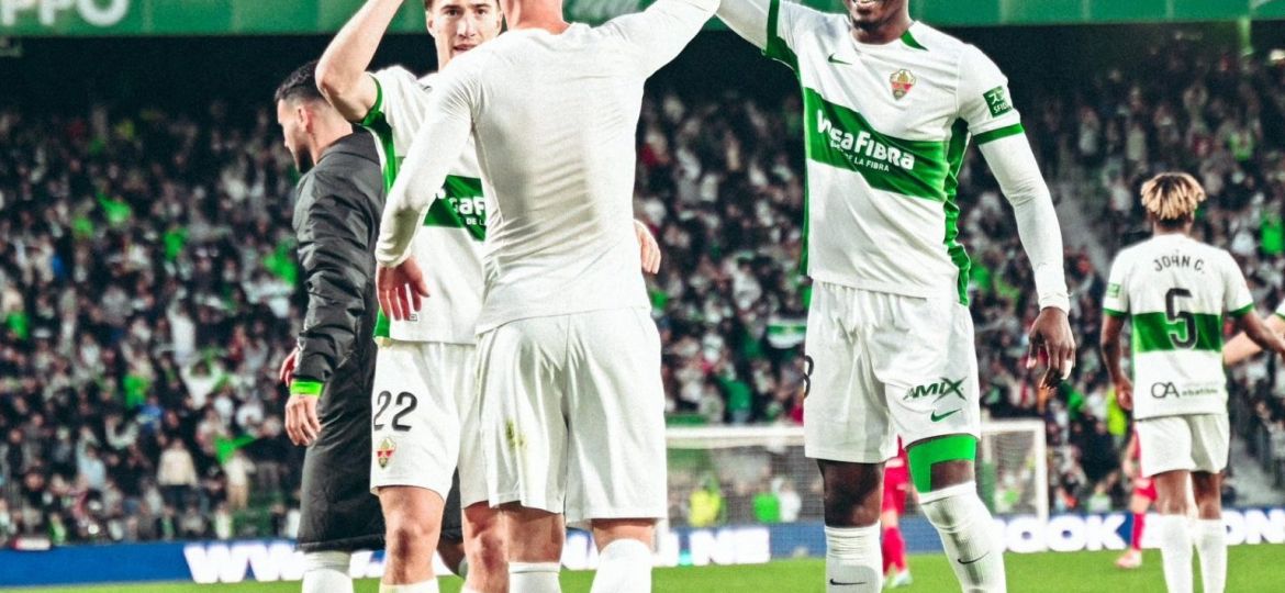 Los ilicitanos celebrando el gol al Zaragoza en el último minuto (@elchecf)
