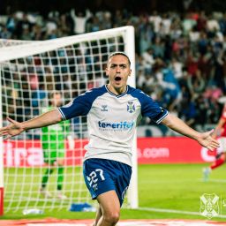 Luismi celebra el 2-0 en el derbi (CD TENERIFE/SAN ACOSTA).
