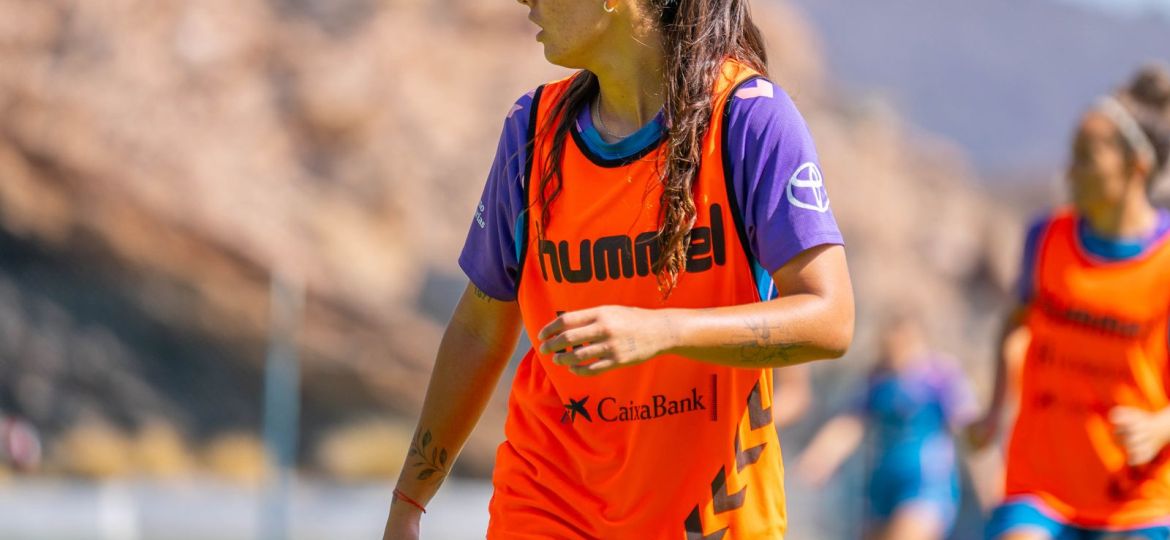 Milagros Martín durante un entrenamiento (CD Tenerife Femenino)