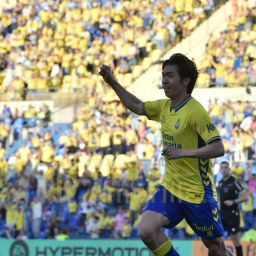 Miyashiro después de marcar su gol a GRanada (C TORRES TINTAAMARILLA)