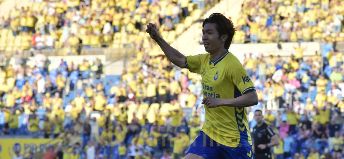 Miyashiro después de marcar su gol a GRanada (C TORRES TINTAAMARILLA)