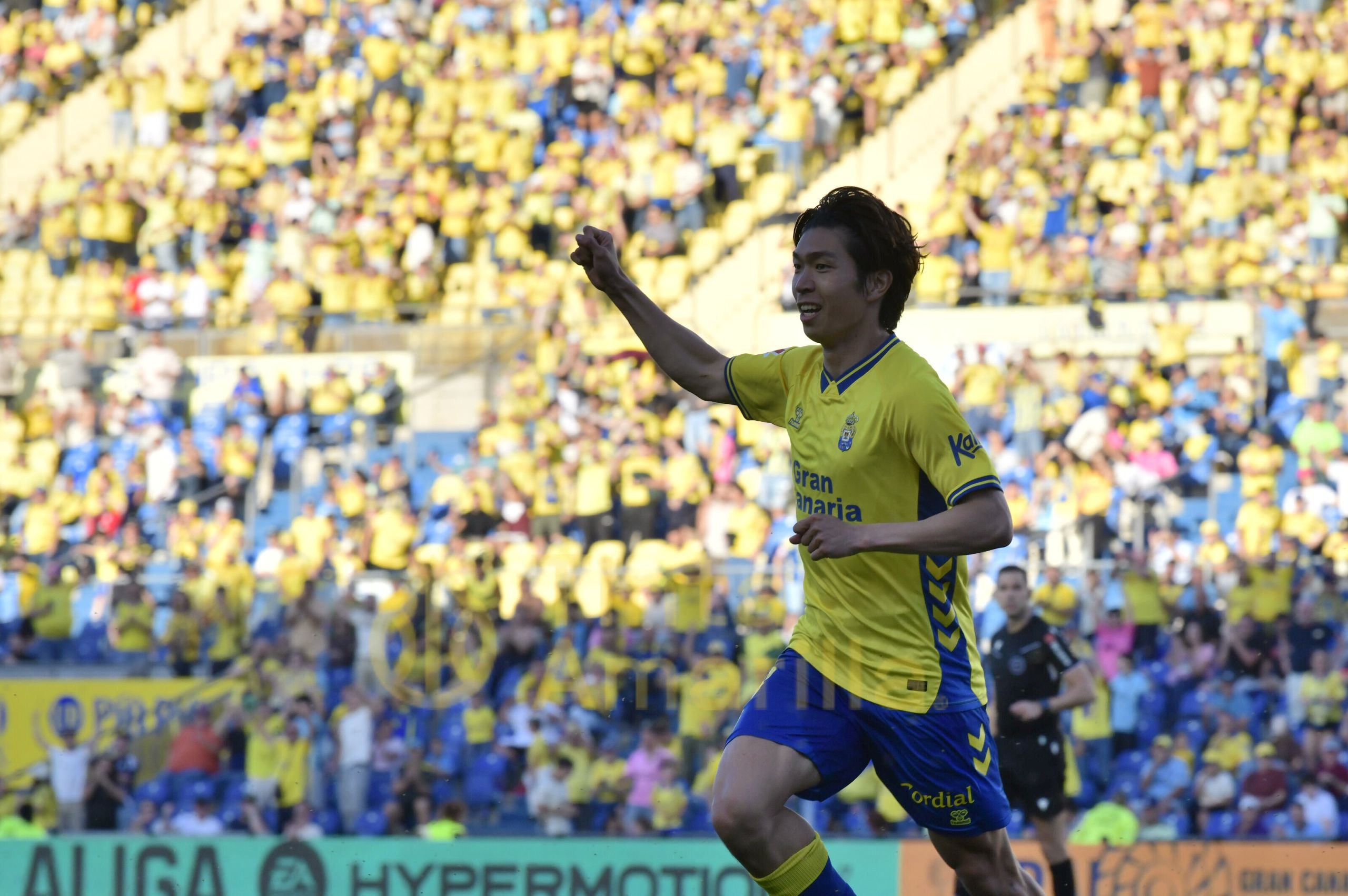 Miyashiro después de marcar su gol a GRanada (C TORRES TINTAAMARILLA)