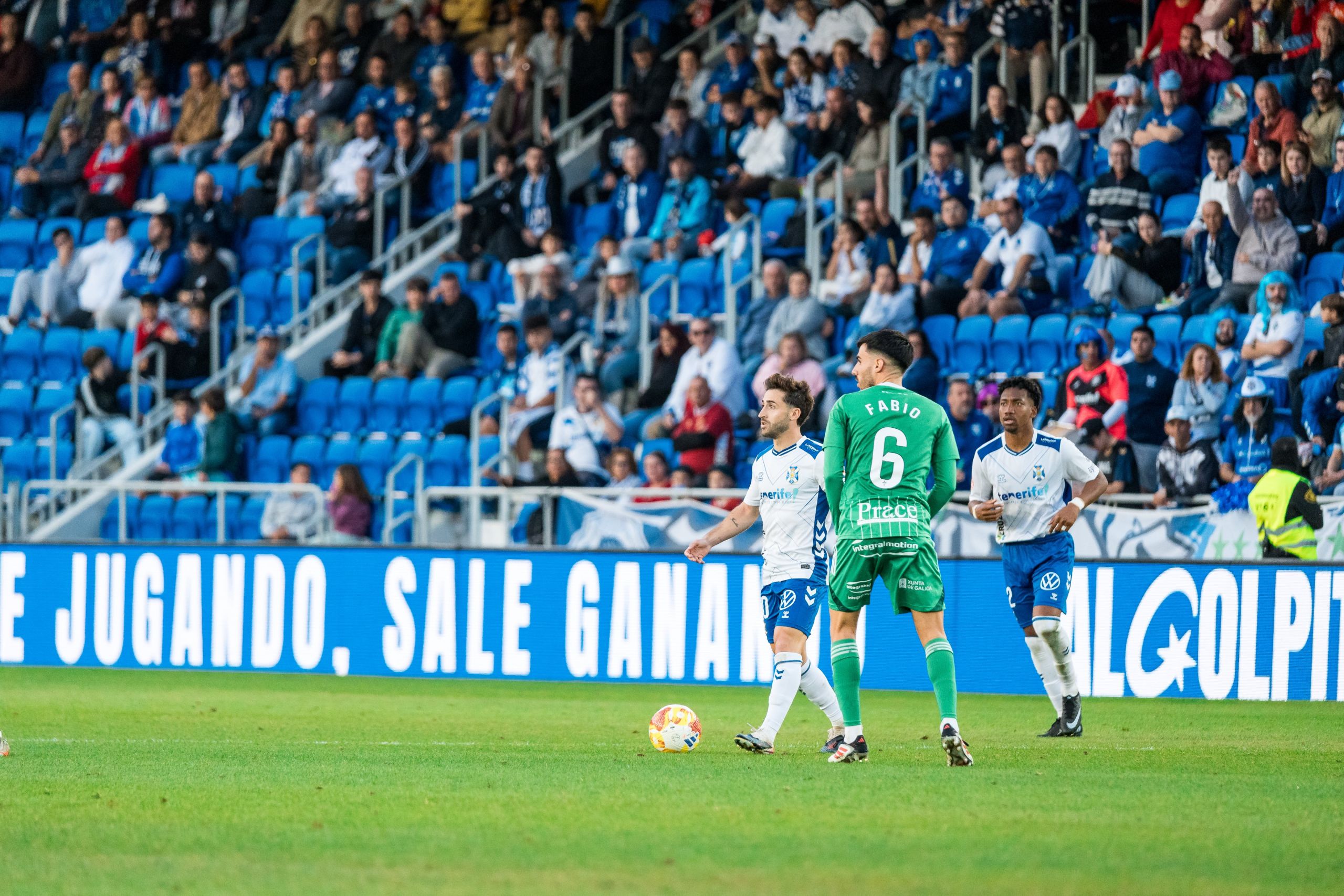 Acción del partido contra el Racing de Ferrol (CD TENERIFE).