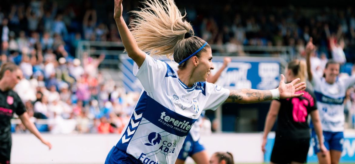 Natalia Ramos tras marcar uno de sus dos goles (CD TENERIFE FEMENINO)