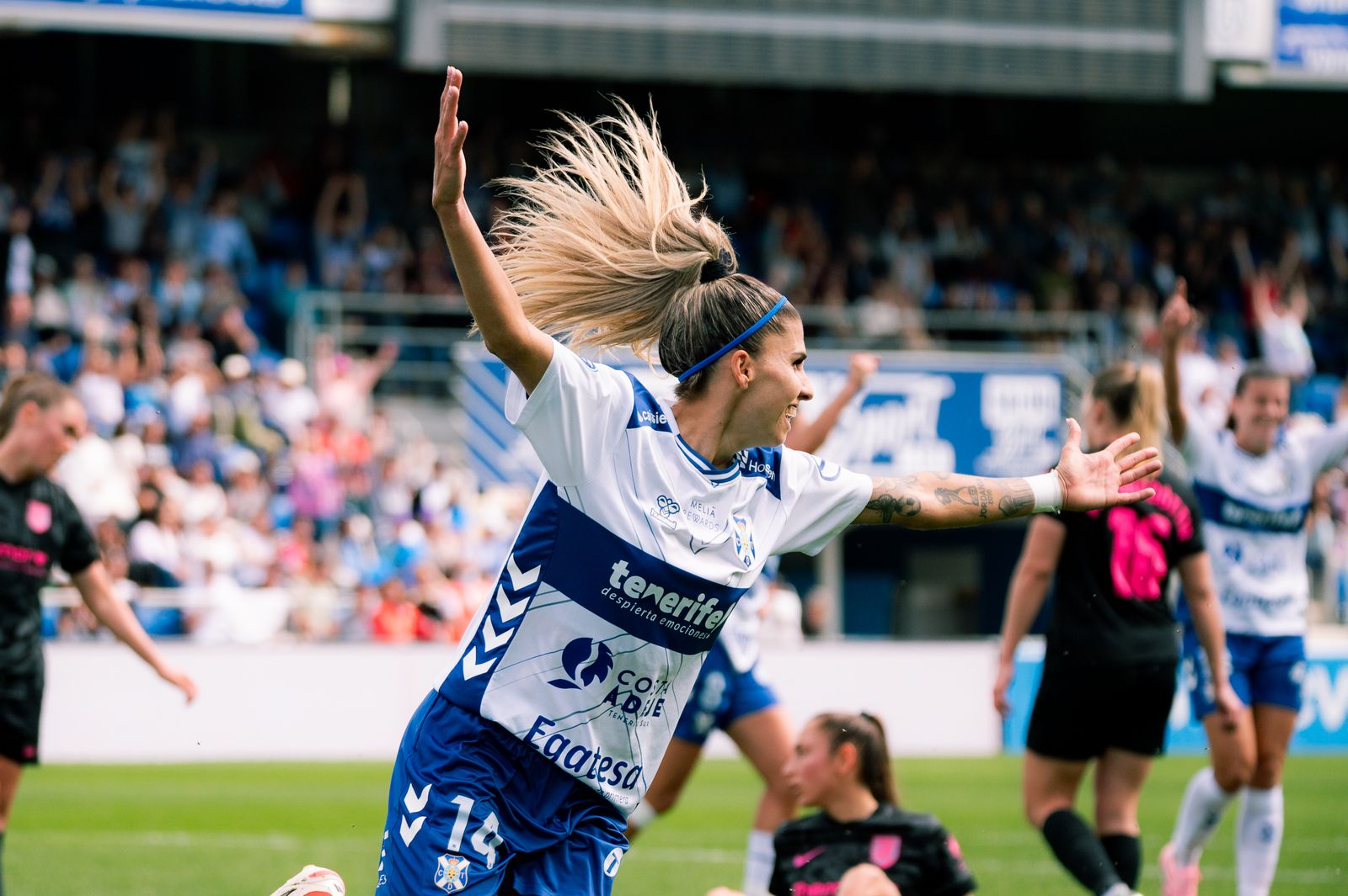 Natalia Ramos tras marcar uno de sus dos goles (CD TENERIFE FEMENINO)