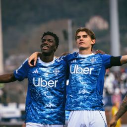 Nico Paz celebra uno de los goles (@COMO_1907).