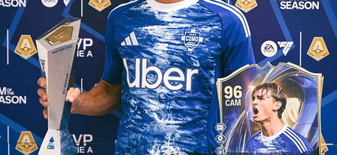 Nico Paz recibe el premio a mejor centrocampista de la Serie A (@COMO1907).