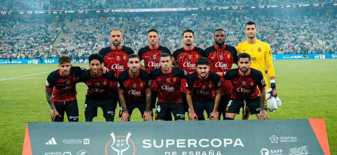 Once titular del Mallorca en la Supercopa de España