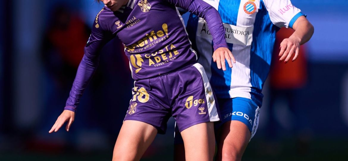 Una acción del partido. (CD TENERIFE)