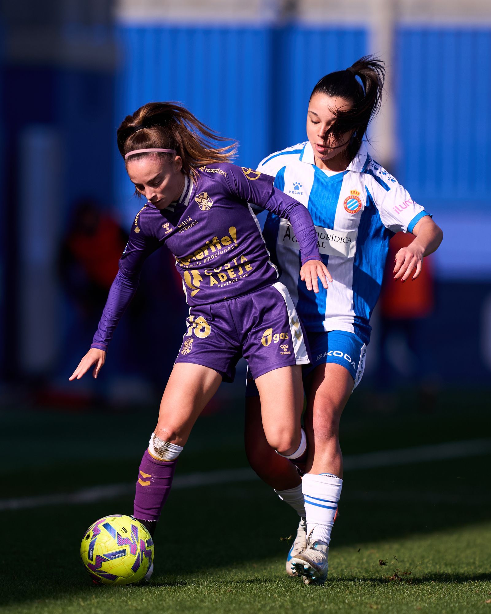 Una acción del partido. (CD TENERIFE)