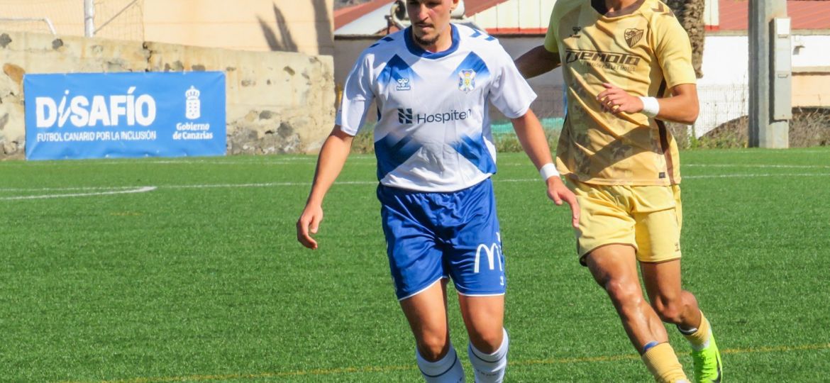 Partido entre tinerfeños y malaguistas en Geneto (@CdtCantera)