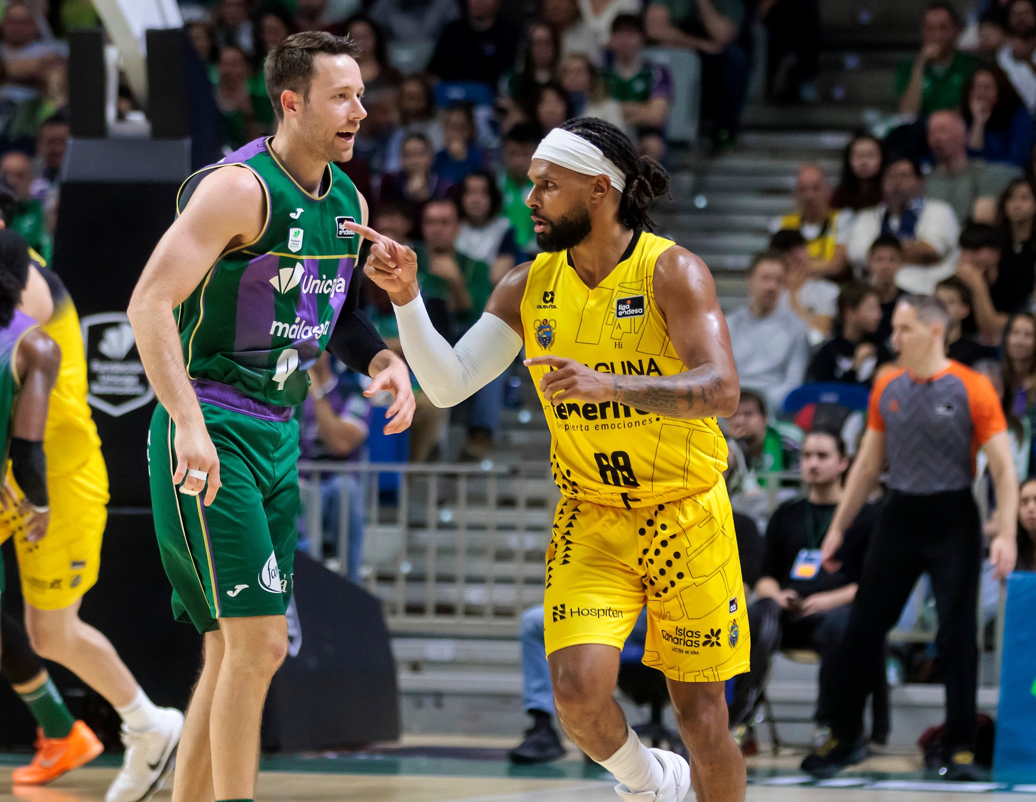 Patty Mills después de anotar una canasta (EMILIO COBOS ACB PHOTO)