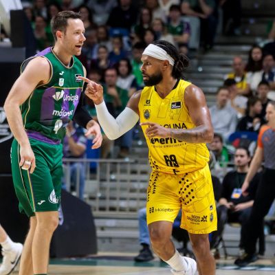 Patty Mills después de anotar una canasta (EMILIO COBOS ACB PHOTO)