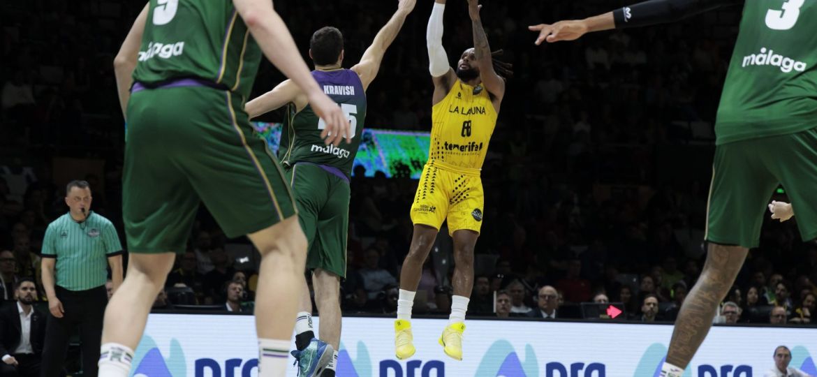 Patty Mills en la Champions ante Unicaja (EMILIO COBOS - CB CANARIAS)