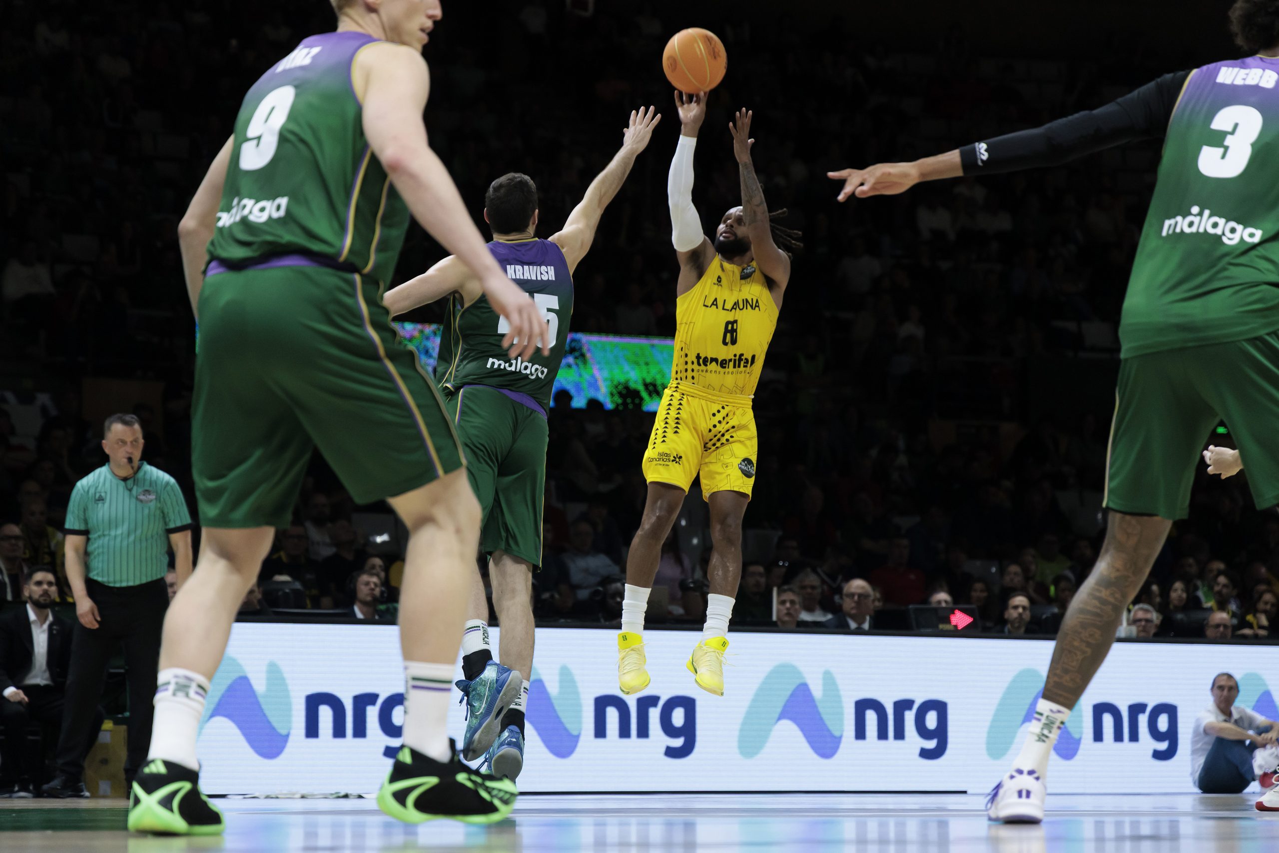 Patty Mills en la Champions ante Unicaja (EMILIO COBOS - CB CANARIAS)