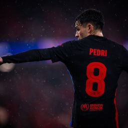 Pedri bajo la lluvia de Lisboa (@Pedri)